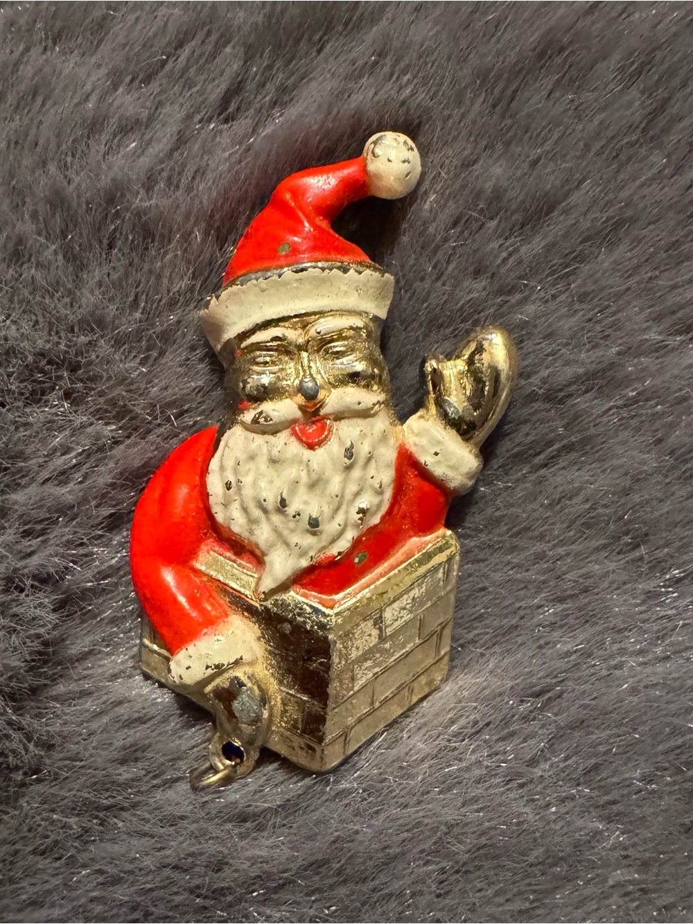 Vintage Gold Tone Santa in Chimney Holiday Brooch Pin - Missing Bell
